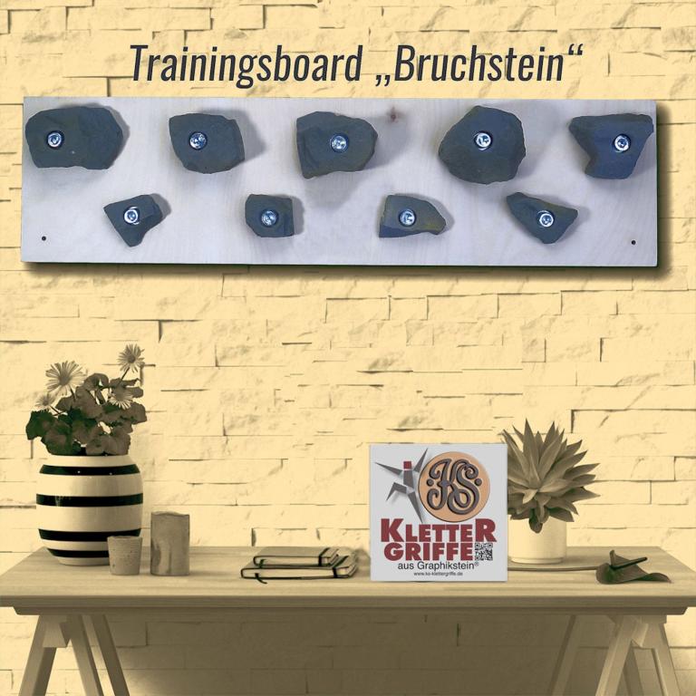 Trainingsboards für Zuhause. Lieferumfang 9 montierte und 1 loser Klettergriff.