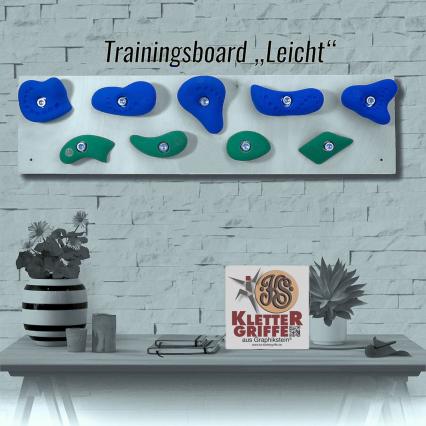 Trainingsboards mit Klettergriffen in verschiedenen Schwierigkeitsstufen.