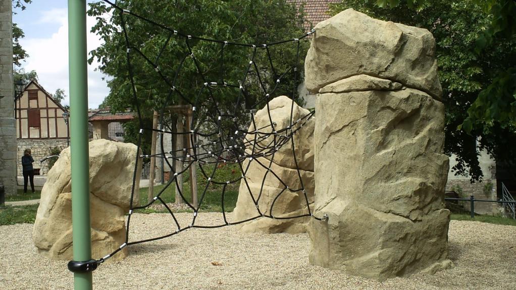 Hochwertige Kunstfelsen. Geeignet Kindergarten oder Schule. Schwierigkeitsgrad frei wählbar.